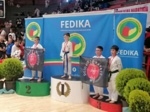 KATA INDIVIDUALE MASCHILE CHILDREN A: 2ºclassificato Vannucchi Edoardo (cintura blu), 3º Falconi Andrea (cintura verde)