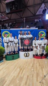 KATA SQUADRE FEMMINILE CADETTI A: 1º classificate e campionesse nazionali Mugnai Viola (cintura nera), Luzi Aurora (cintura marrone), Pagliarulo Marta (cintura marrone)