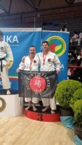 KATA INDIVIDUALE MASCHILE SENIOR: 3º classificato Lento Alessandro (cintura nera), 4º Iacopini Kriss (cintura nera)