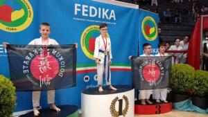 KATA INDIVIDUALE MASCHILE CHILDREN A: 2ºclassificato Vannucchi Edoardo (cintura blu), 3º Falconi Andrea (cintura verde)